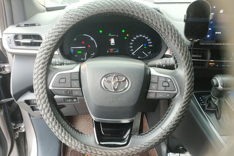 Used Toyota SIENNA 2021 2.5L Hybrid Premium Edition Steering Wheel