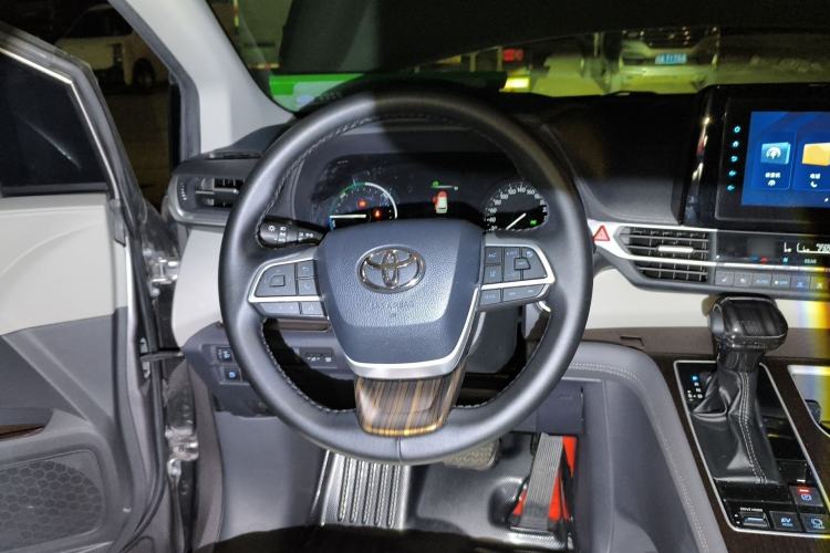 Used Toyota SIENNA 2021 2.5L Hybrid Comfort Edition Steering Wheel
