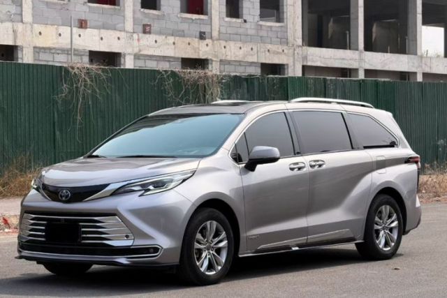 Used Toyota SIENNA 2021 2.5L Hybrid Platinum Edition