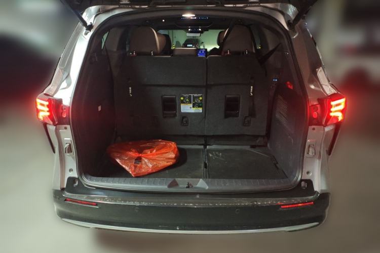 Used Toyota SIENNA 2021 2.5L Hybrid Platinum Edition Trunk