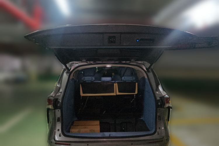 Used Toyota SIENNA 2021 2.5L Hybrid Comfort Edition Trunk