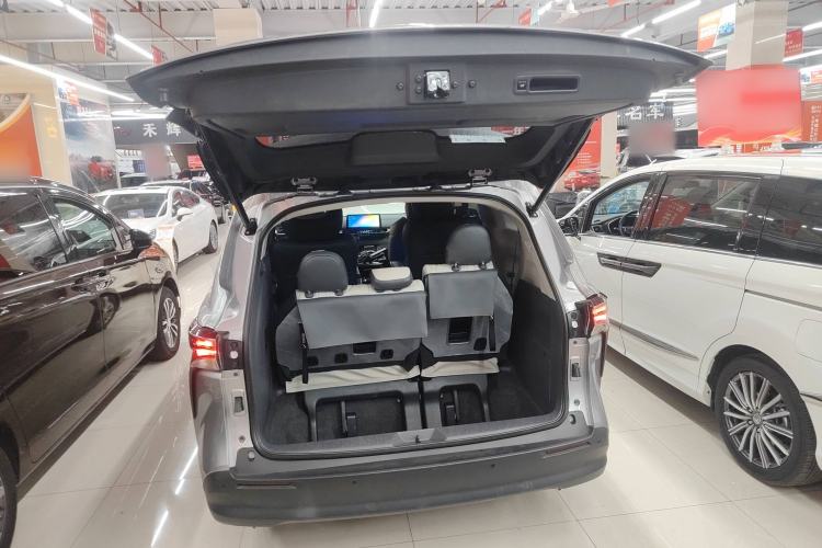 Used Toyota SIENNA 2021 2.5L Hybrid Comfort Edition Trunk
