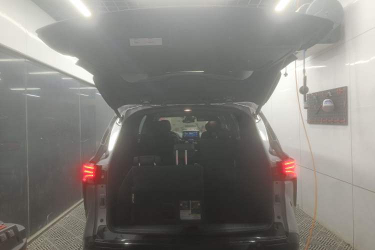 Used Toyota SIENNA 2021 2.5L Hybrid Ultimate Edition Trunk