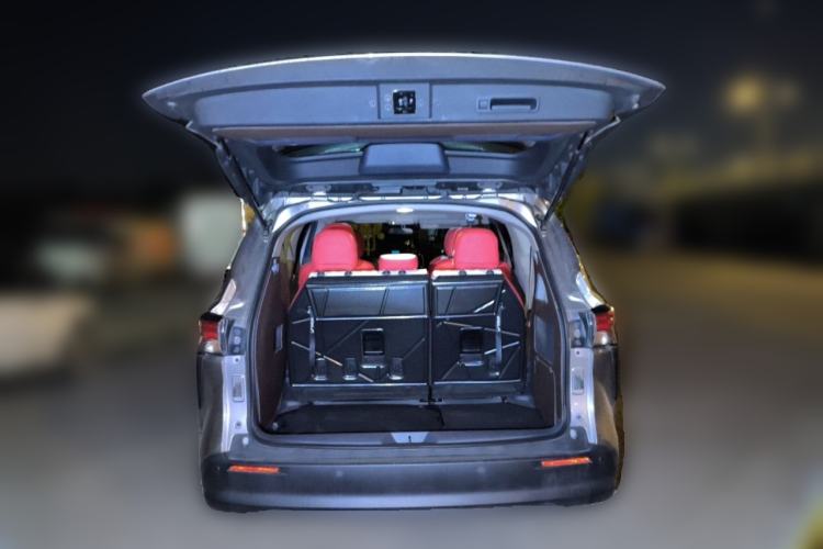 Used Toyota SIENNA 2021 2.5L Hybrid Comfort Edition Trunk