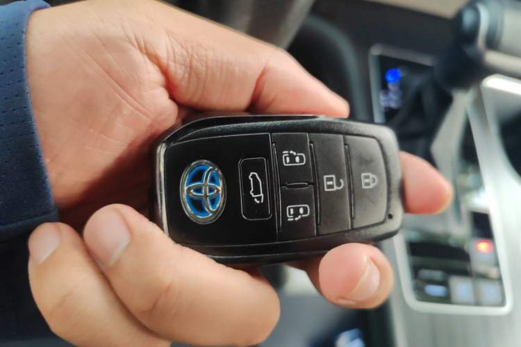 Used Toyota SIENNA 2021 2.5L Hybrid Ultimate Edition Vehicle Key