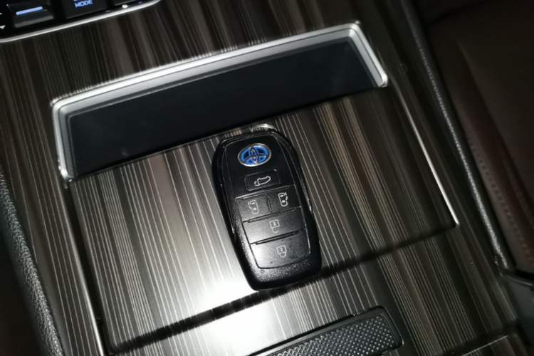 Used Toyota SIENNA 2021 2.5L Hybrid Platinum Edition Vehicle Key