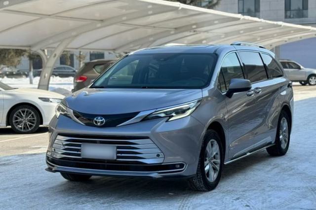 Used Toyota SIENNA 2021 2.5L Hybrid Platinum Edition