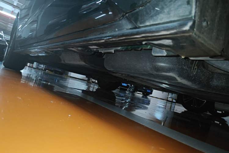 Used Toyota SIENNA 2021 2.5L Hybrid Luxury Edition Chassis Rear Left