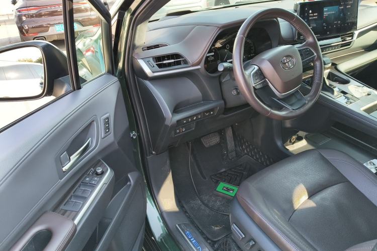 Used Toyota SIENNA 2021 2.5L Hybrid Platinum Edition Driver Seat