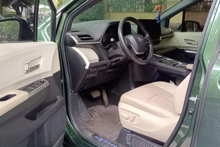 Used Toyota SIENNA 2021 2.5L Hybrid Ultimate Edition Driver Seat