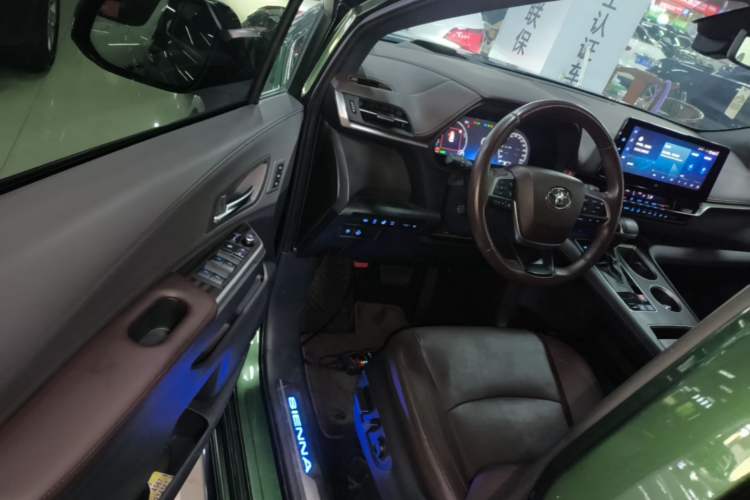 Used Toyota SIENNA 2021 2.5L Hybrid Platinum Edition Driver Seat