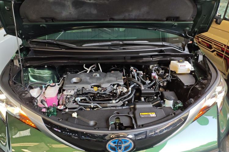 Used Toyota SIENNA 2021 2.5L Hybrid Luxury Edition Engine Bay
