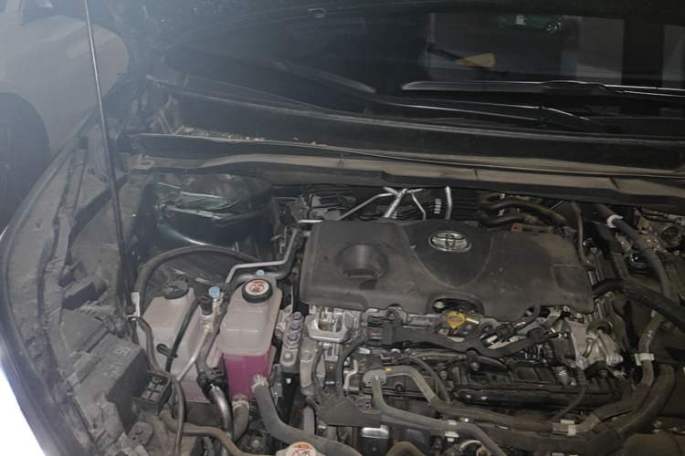 Used Toyota SIENNA 2021 2.5L Hybrid Luxury Edition Engine Bay Right
