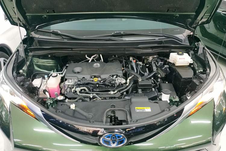 Used Toyota SIENNA 2021 2.5L Hybrid Ultimate Edition Engine Bay