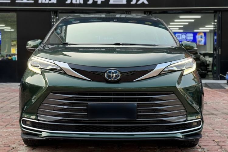 Used Toyota SIENNA 2021 2.5L Hybrid Ultimate Edition Exterior 1