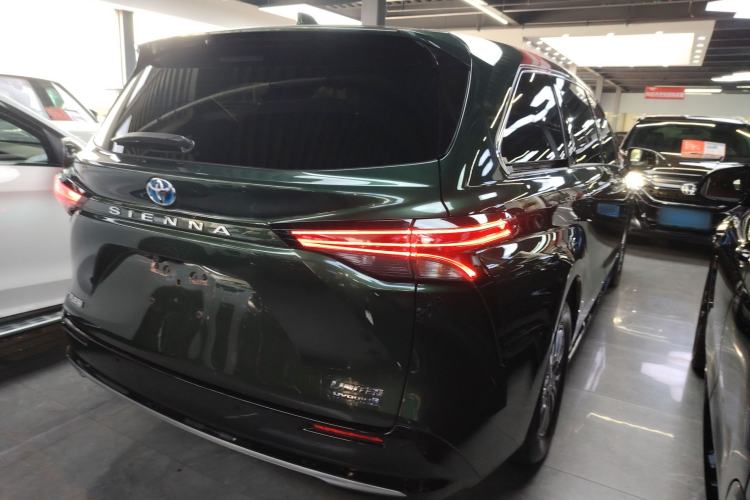 Used Toyota SIENNA 2021 2.5L Hybrid Premium Edition Exterior 2