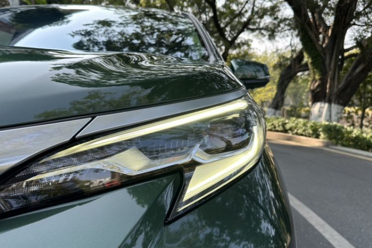 Used Toyota SIENNA 2021 2.5L Hybrid Luxury Edition Exterior 2
