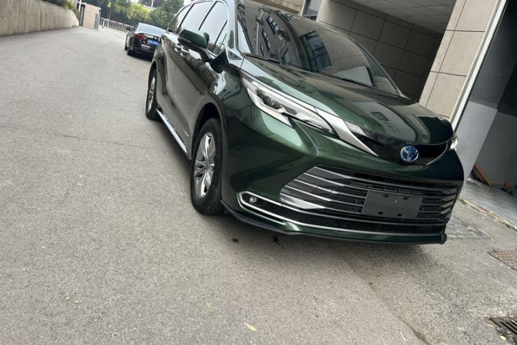 Used Toyota SIENNA 2021 2.5L Hybrid Ultimate Edition Exterior 2
