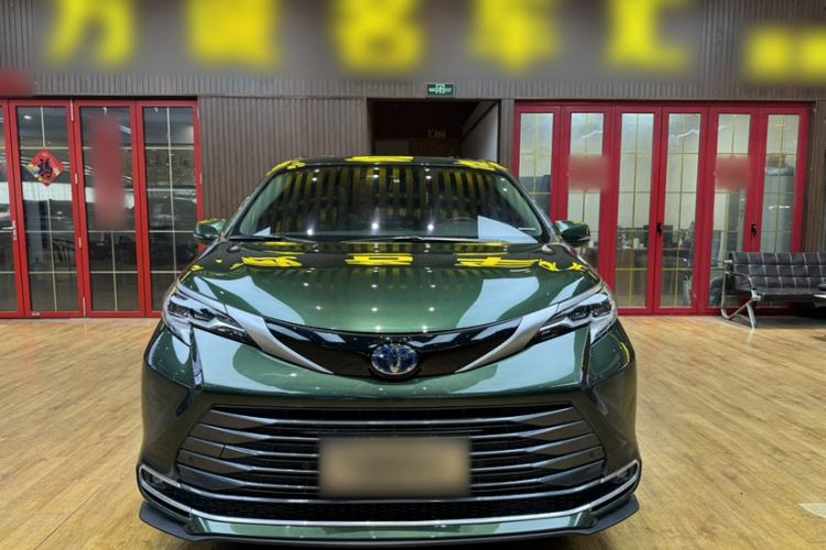 Used Toyota SIENNA 2021 2.5L Hybrid Luxury Edition Exterior 2