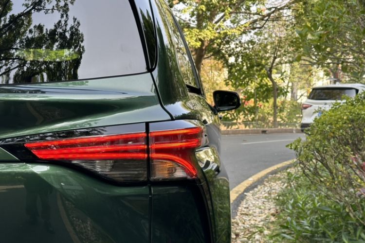 Used Toyota SIENNA 2021 2.5L Hybrid Luxury Edition Exterior 3