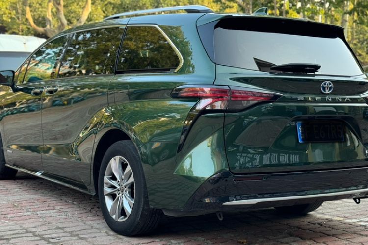 Used Toyota SIENNA 2021 2.5L Hybrid Ultimate Edition Exterior 3