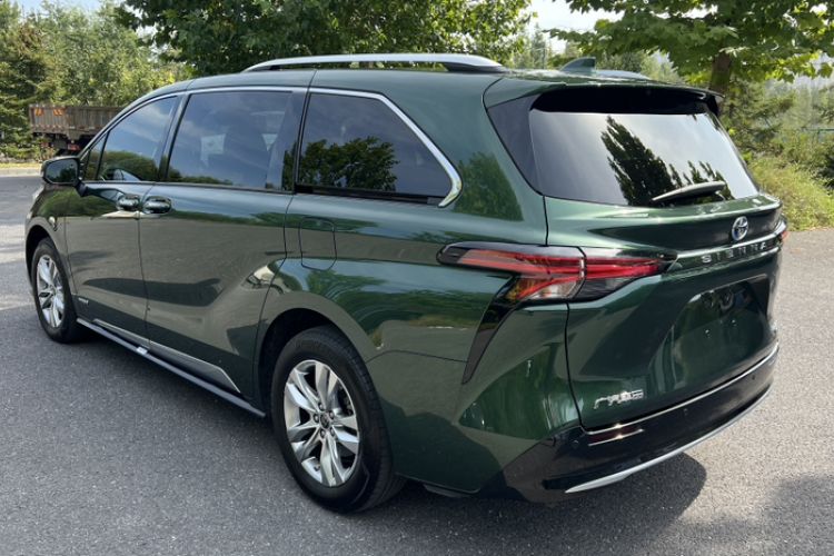 Used Toyota SIENNA 2021 2.5L Hybrid Platinum Edition Exterior 3
