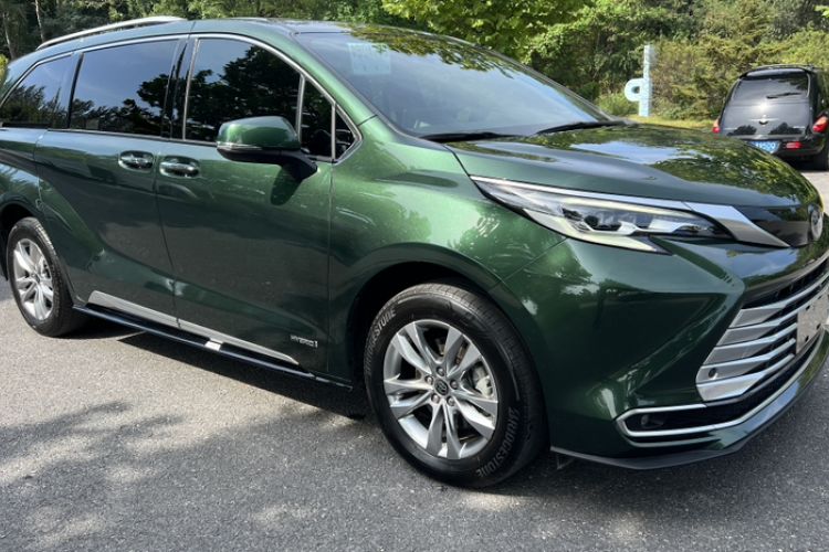 Used Toyota SIENNA 2021 2.5L Hybrid Platinum Edition Exterior 3