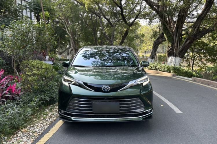 Used Toyota SIENNA 2021 2.5L Hybrid Luxury Edition Exterior 4