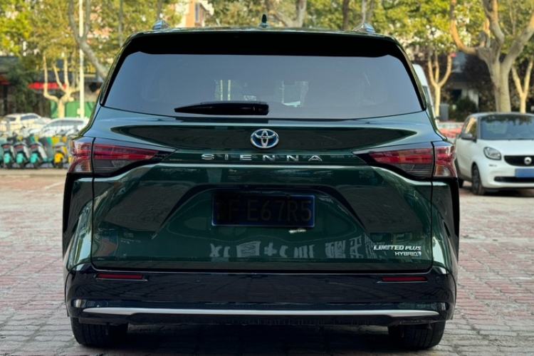 Used Toyota SIENNA 2021 2.5L Hybrid Ultimate Edition Exterior 4