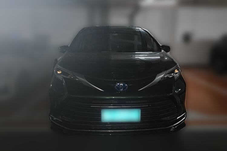 Used Toyota SIENNA 2021 2.5L Hybrid Luxury Edition Front