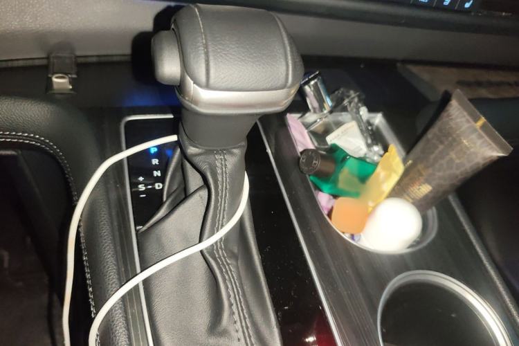Used Toyota SIENNA 2021 2.5L Hybrid Platinum Edition Gear Lever
