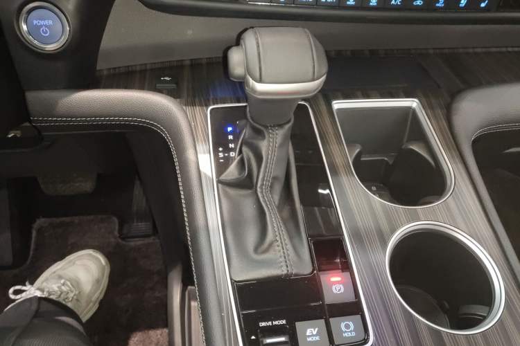 Used Toyota SIENNA 2021 2.5L Hybrid Platinum Edition Gear Lever