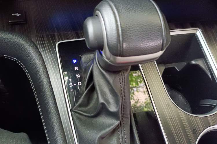 Used Toyota SIENNA 2021 2.5L Hybrid Ultimate Edition Gear Lever