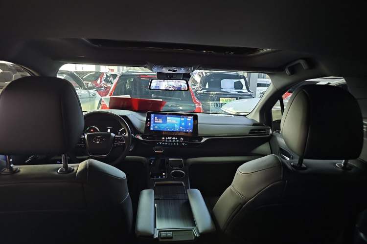 Used Toyota SIENNA 2021 2.5L Hybrid Premium Edition Headliner