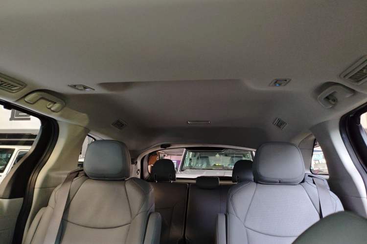 Used Toyota SIENNA 2021 2.5L Hybrid Luxury Edition Headliner