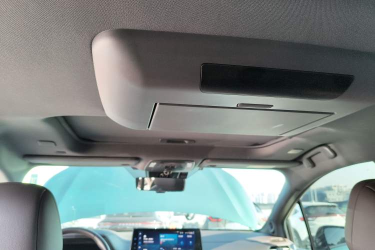 Used Toyota SIENNA 2021 2.5L Hybrid Platinum Edition Headliner