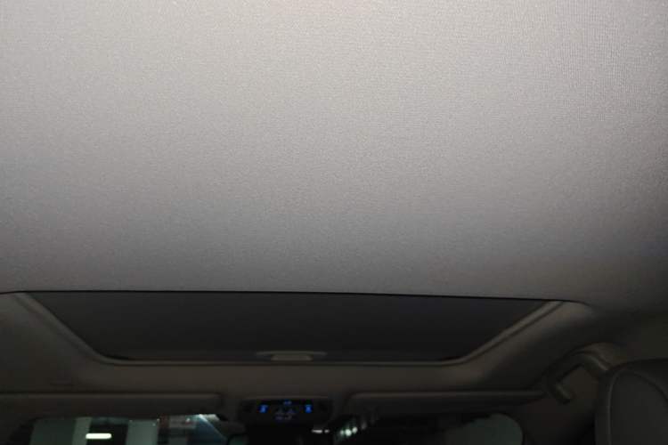 Used Toyota SIENNA 2021 2.5L Hybrid Luxury Edition Headliner