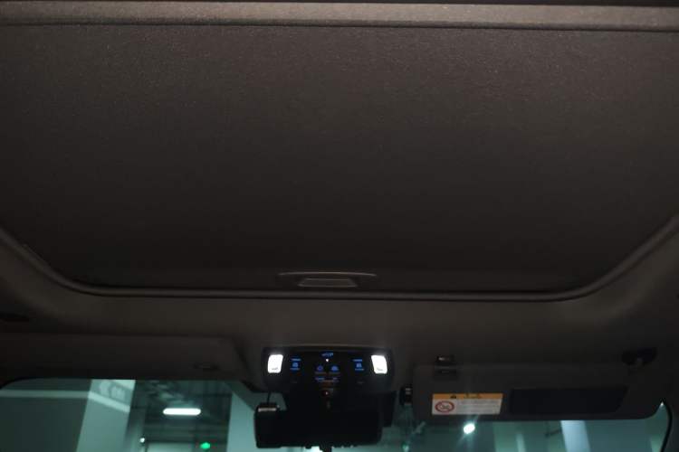 Used Toyota SIENNA 2021 2.5L Hybrid Platinum Edition Headliner