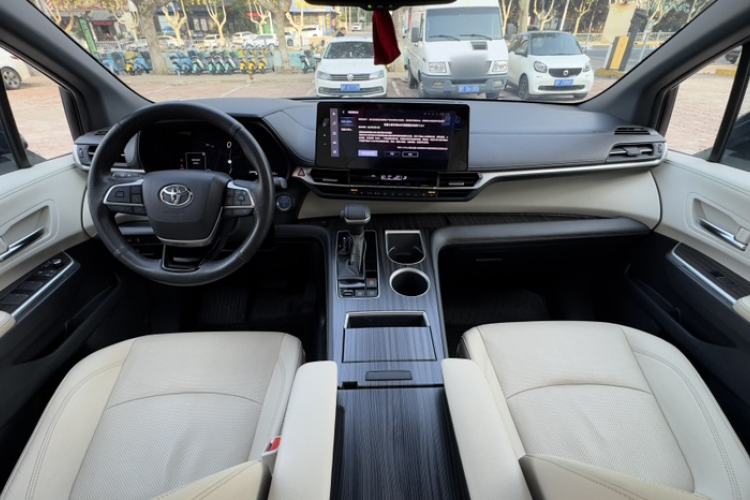 Used Toyota SIENNA 2021 2.5L Hybrid Ultimate Edition Interior 1