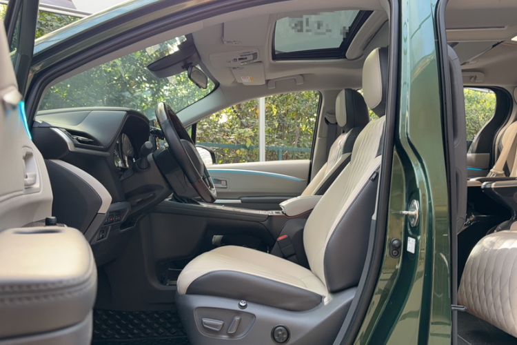 Used Toyota SIENNA 2021 2.5L Hybrid Comfort Edition Interior 1