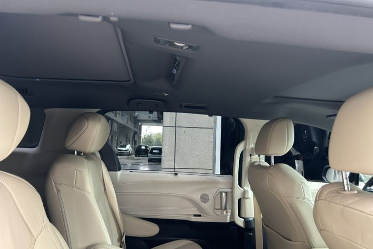 Used Toyota SIENNA 2021 2.5L Hybrid Ultimate Edition Interior 10