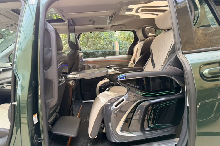 Used Toyota SIENNA 2021 2.5L Hybrid Comfort Edition Interior 2
