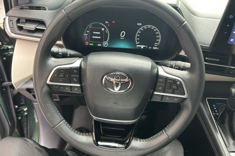 Used Toyota SIENNA 2021 2.5L Hybrid Ultimate Edition Interior 2