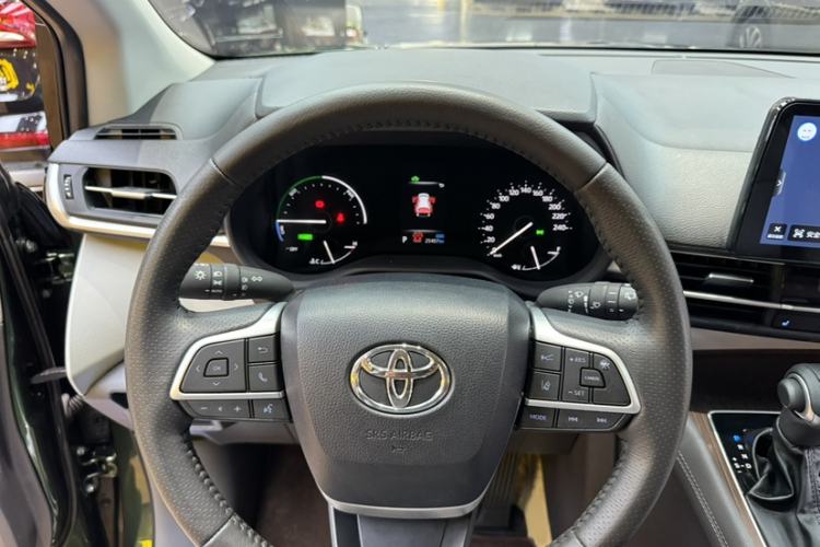 Used Toyota SIENNA 2021 2.5L Hybrid Luxury Edition Interior 7