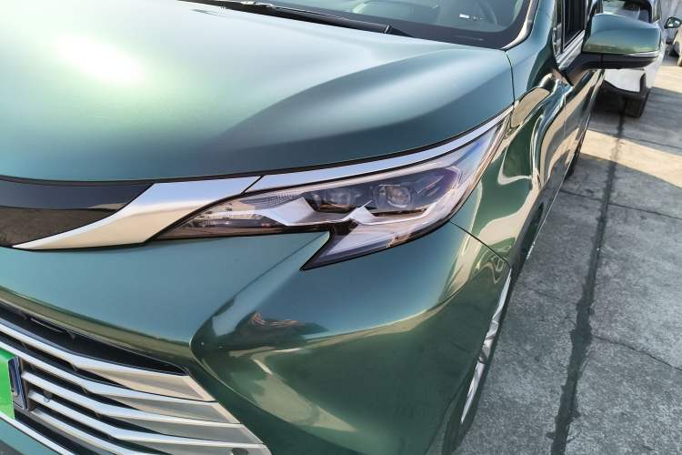 Used Toyota SIENNA 2021 2.5L Hybrid Platinum Edition Left Front Headlight