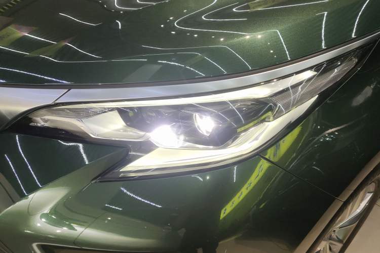 Used Toyota SIENNA 2021 2.5L Hybrid Platinum Edition Left Front Headlight