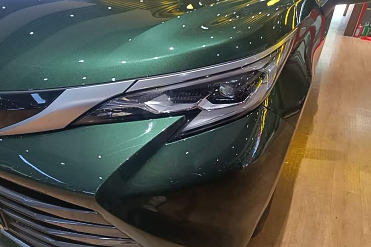 Used Toyota SIENNA 2021 2.5L Hybrid Luxury Edition Left Front Headlight