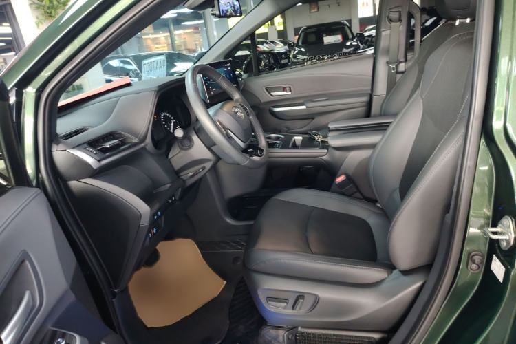 Used Toyota SIENNA 2021 2.5L Hybrid Premium Edition Left Front Seat