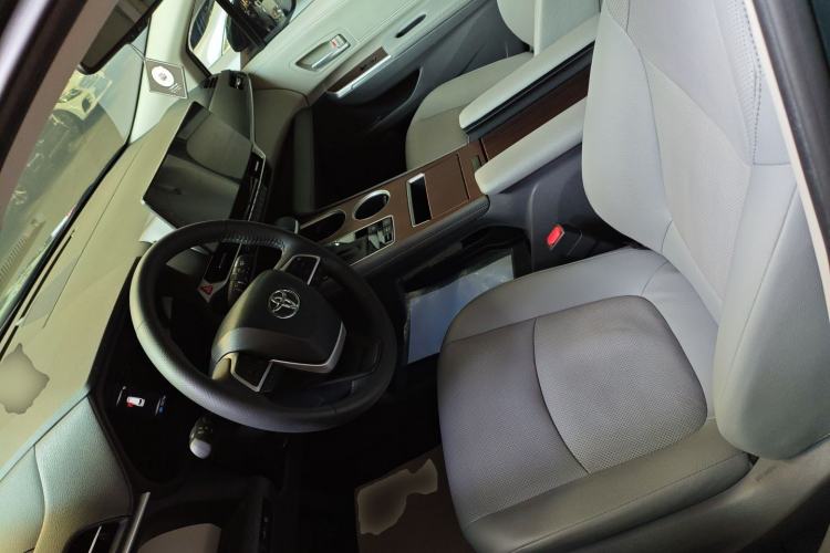 Used Toyota SIENNA 2021 2.5L Hybrid Luxury Edition Left Front Seat