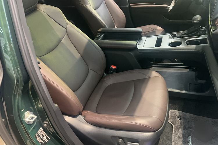 Used Toyota SIENNA 2021 2.5L Hybrid Platinum Edition Left Front Seat